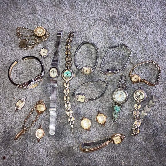 VINTAGE WOMENS LADIES WATCH LOT (17) BULOVA GRUEN JEWEL QUARTZ GOLD SILVER - Picture 1 of 5